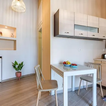 Dom wakacyjny Rena's Rustic Retreat *