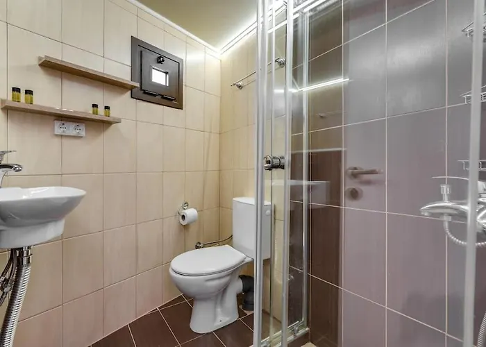 Rena's Rustic Retreat חאניה