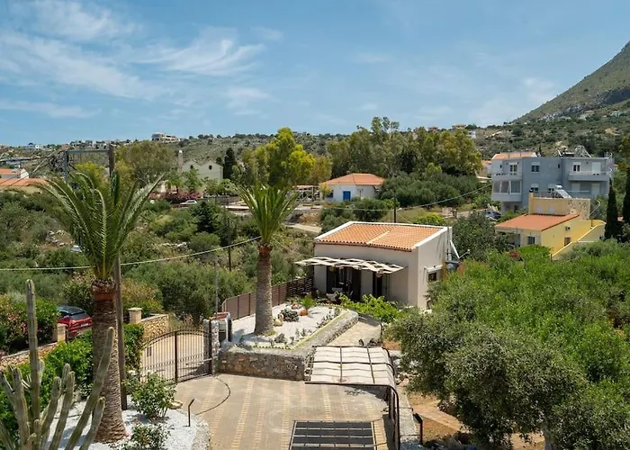 בית נופש Rena's Rustic Retreat