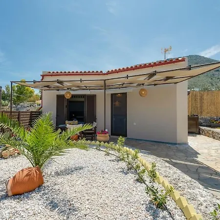 Rena's Rustic Retreat *